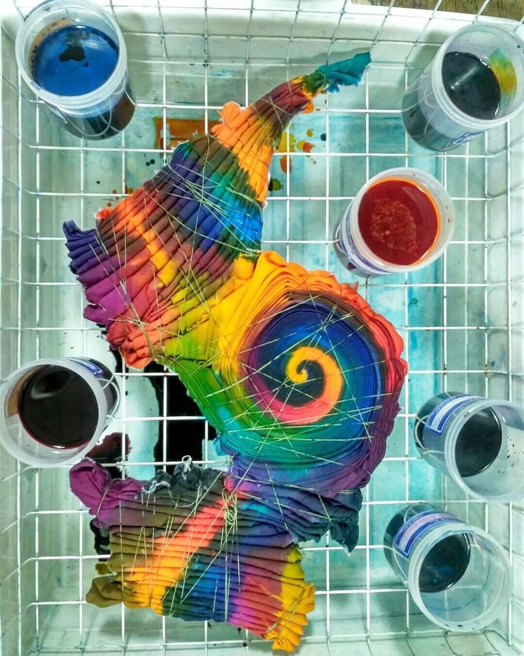 How to tie dye at home