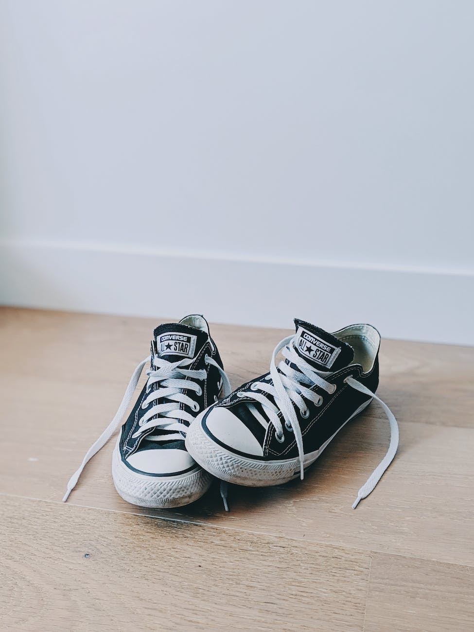 How to Clean Your Converse at Home - Wear Next.