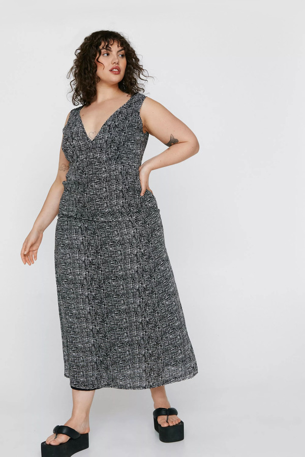 Plus Size Abstract Plunge Maxi Dress from Nasty Gal