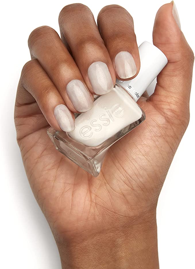 Gel Couture Longlasting High Shine from Essie that achieves milk nails.