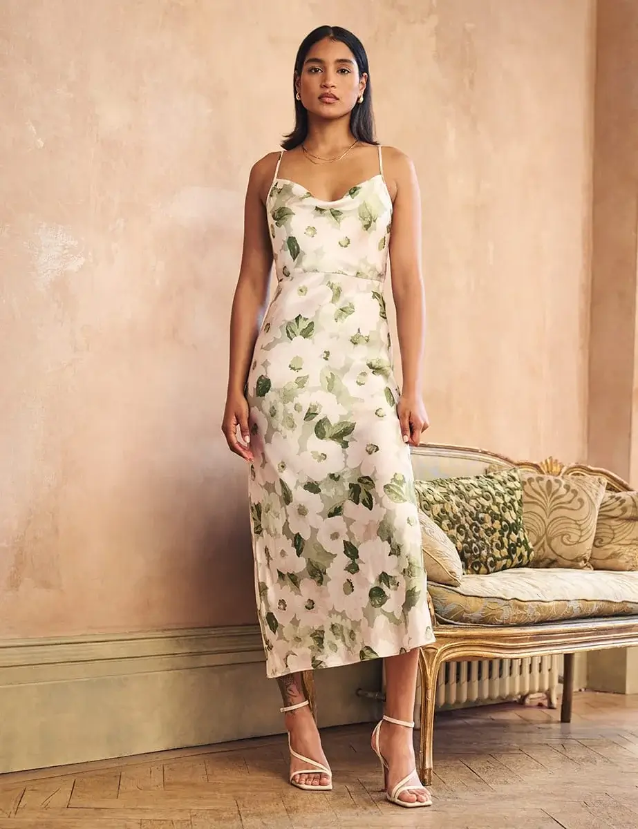 Best Floral Wedding Guest Dresses 2024 - 9 Styles We Love 3 Best Floral Wedding Guest Dresses 2024 – 9 Styles We Love